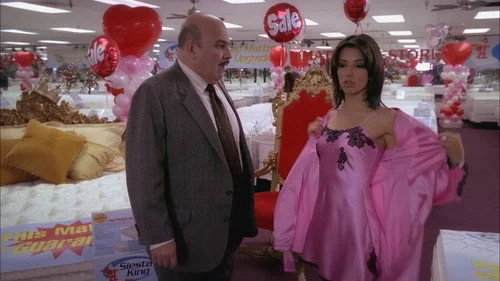 Отчаянные домохозяйки 1 сезон 14 серия — кадр